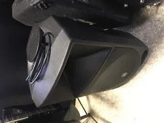 Mackie Thump 12 A aktivní 2 pásmové boxy 1,4" driver 50-20kHz 126 dB 1300W max.