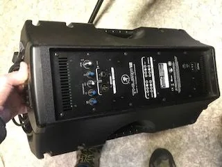 Mackie Thump 12 A aktivní 2 pásmové boxy 1,4" driver 50-20kHz 126 dB 1300W max.