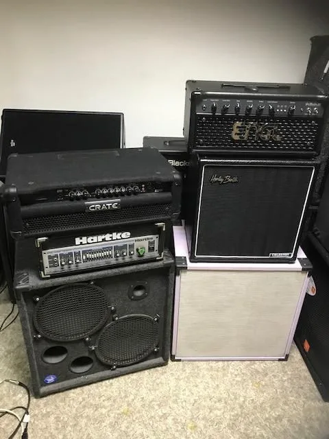 Crate BX200 H bass head 200W 4 Ohm min. EQ, limiter, DI output, smyčka