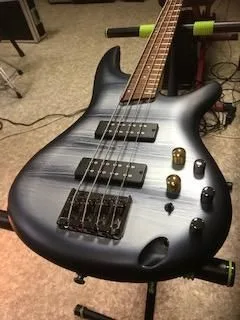 Ibanez SDGR 300 E 1P-02 SVM  Sky Veil Matte 4 strunná TOP zvuk a design