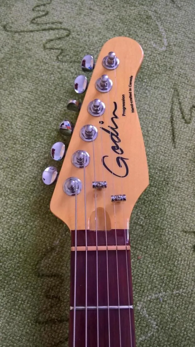 Godin Progression 2011 el. kytara typu Strat, dvojzvratné tremolo, Canada