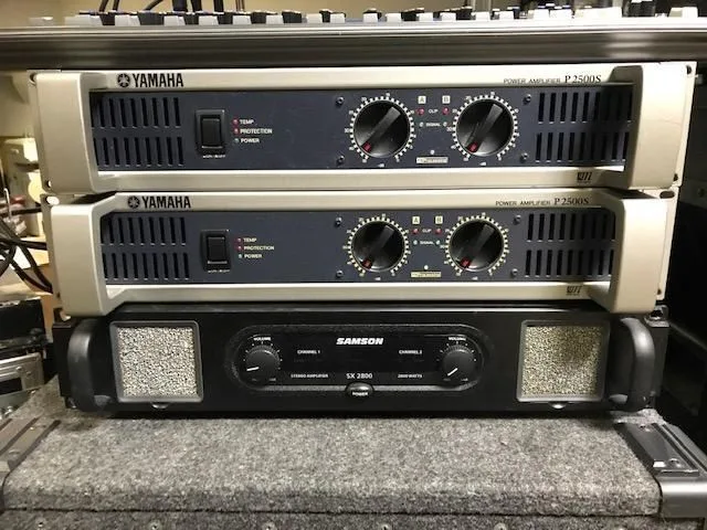 Yamaha P2500S Koncový klasický zesilovač 2x275W /8 2x 350 8