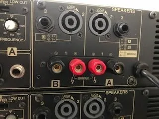 Yamaha P2500S Koncový klasický zesilovač 2x275W /8 2x 350 8