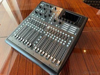 Behringer X-32 Producer Dig. mix. pult + hardcase pro něj zánovní stav