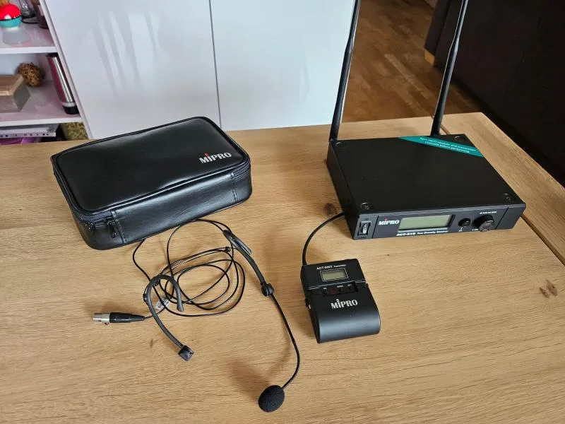 Bezdrátový mikrofonní set MiPro