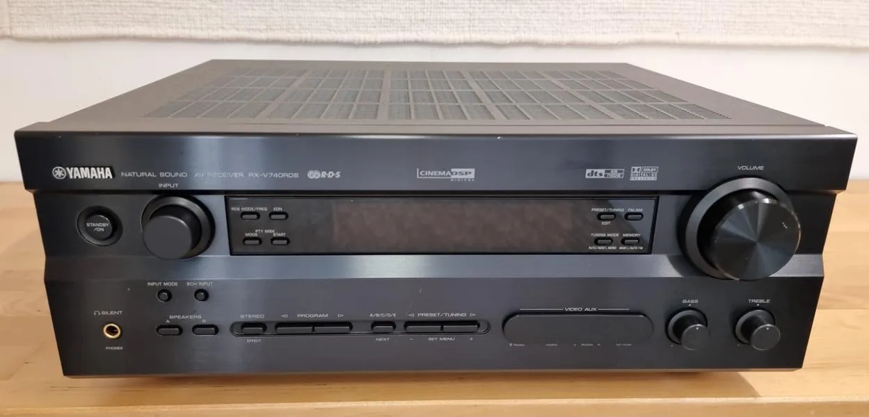 AV Reciever - zesilovač 6.1 YAMAHA rx-v740