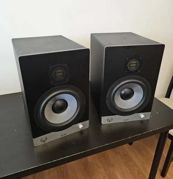 Eve Audio SC208 pair