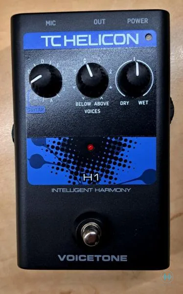 TC-Helicon VoiceTone H1 – inteligentní harmonizér