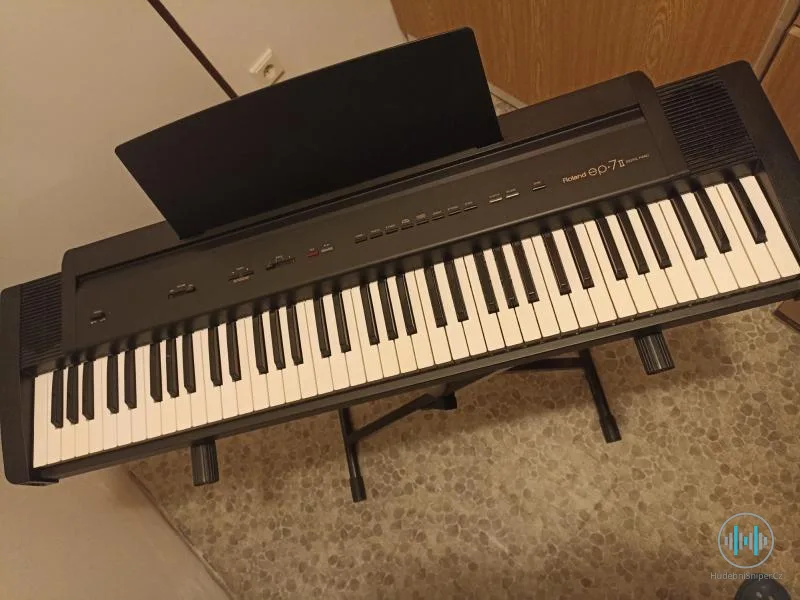Roland EP-7 II
