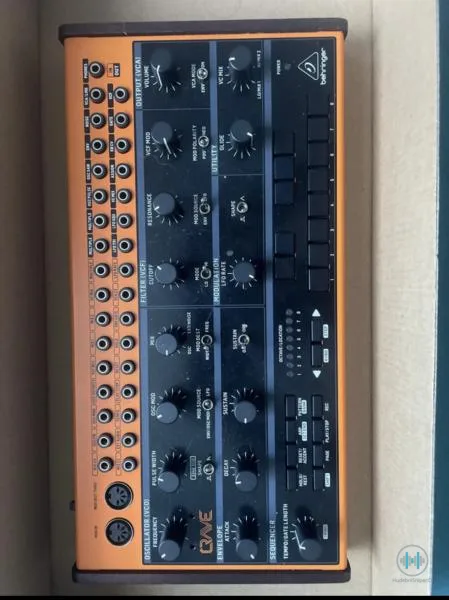 Behringer Crave