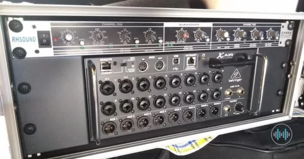 Prodám dig. mixpult Behringer XR18, spolu s ovládacím tabletem