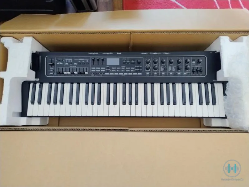 Yamaha CK61