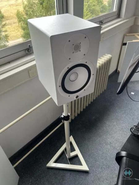 Yamaha HS8 + stojany