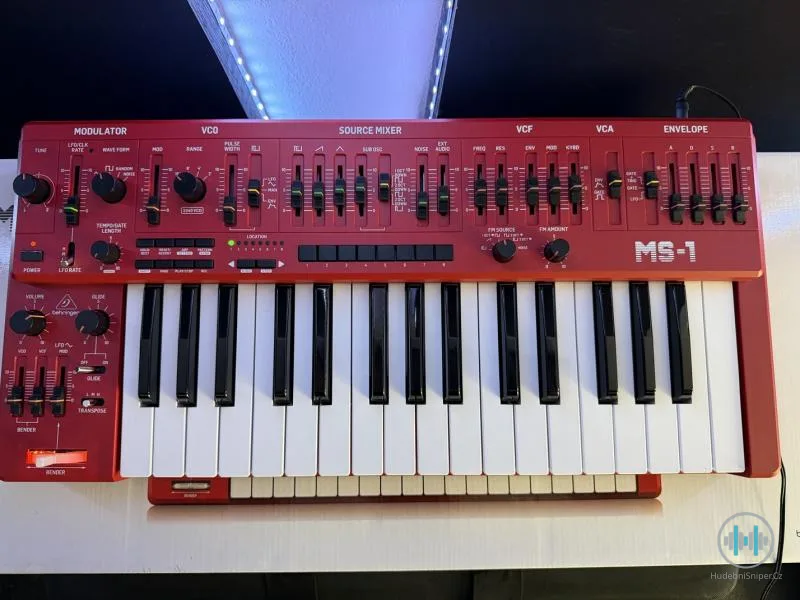 Behringer MS-1 MKII – Behringer MS-1 MKII Red