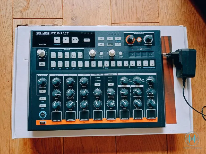 Arturia DrumBrute Impact – analogový bicí automat