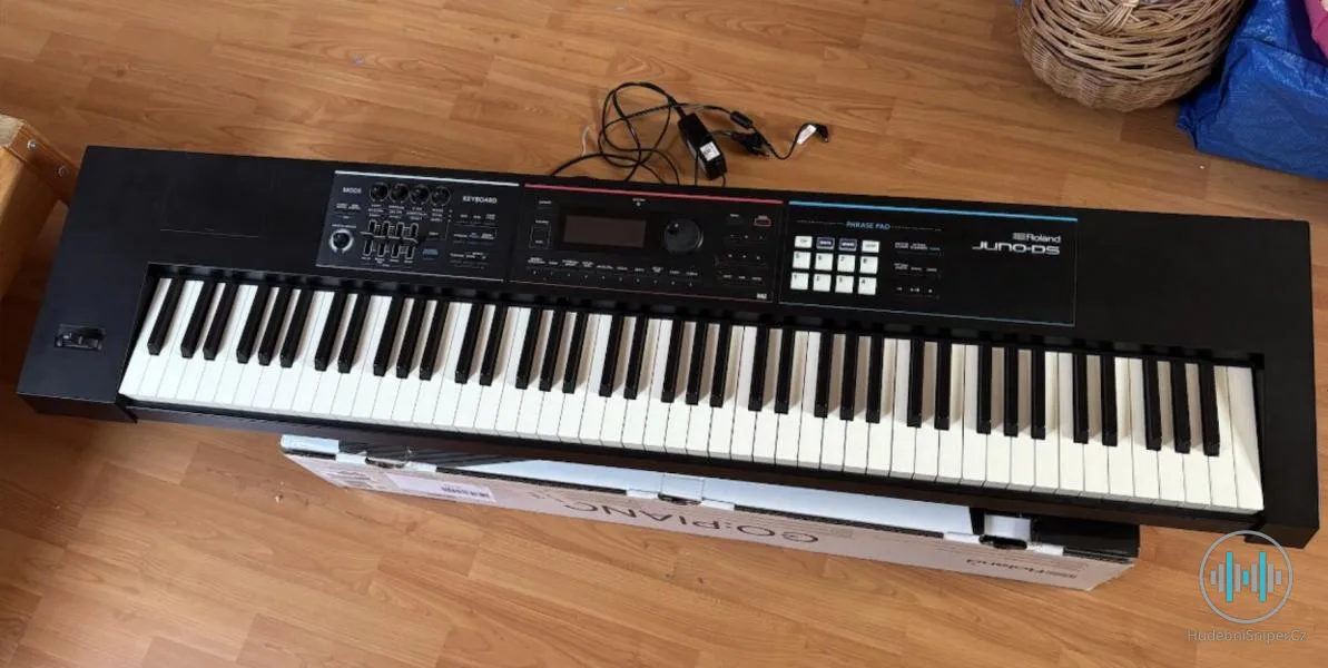 Roland Juno DS 88