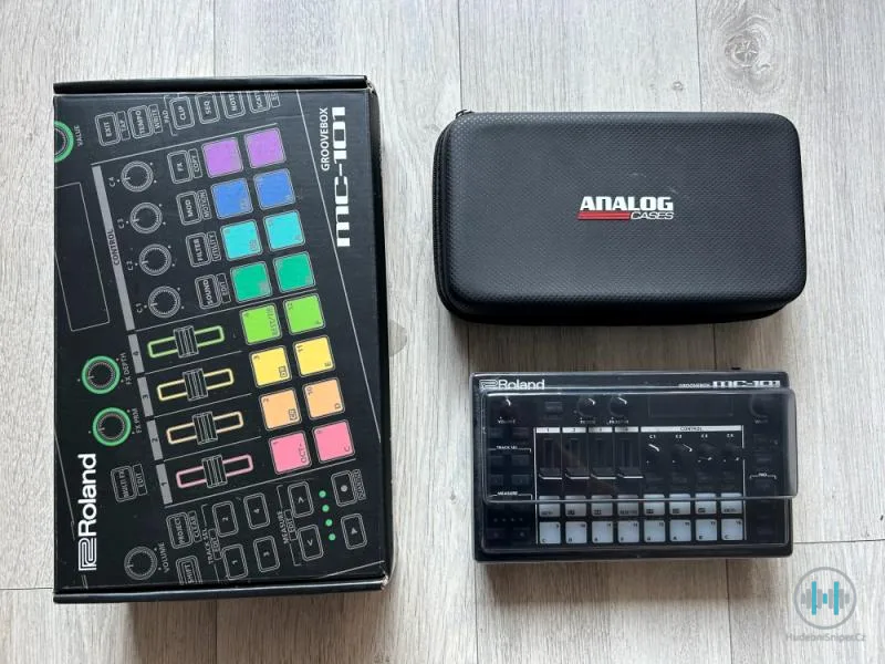 Roland MC-101 (+ decksaver, case)