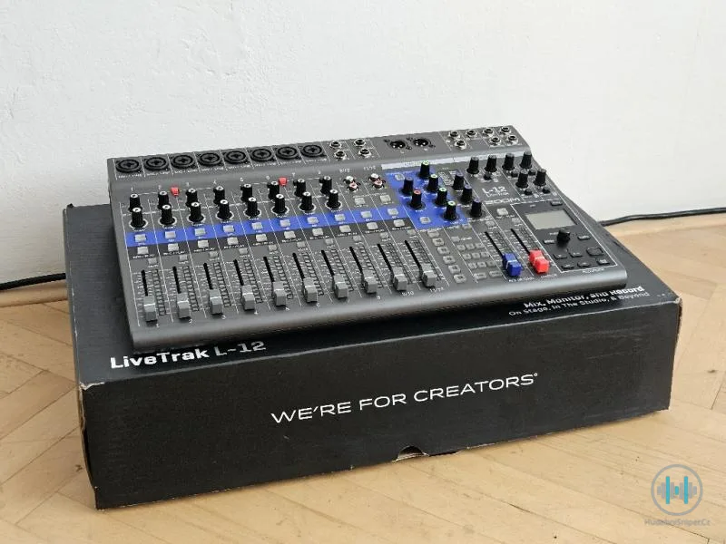 Zoom LiveTrak L-12