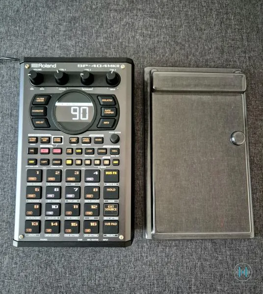 Roland SP404 MKII + decksaver