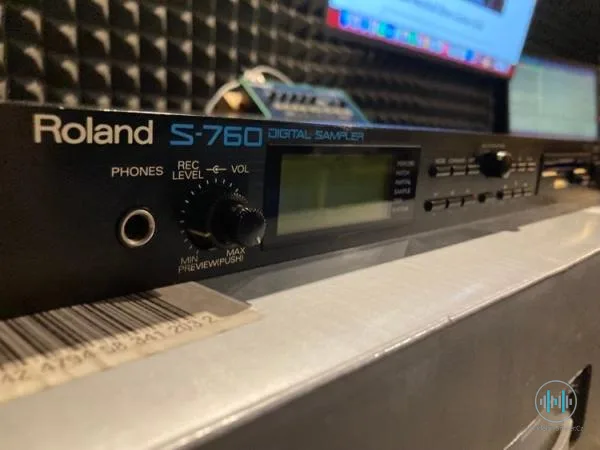 Roland S-760 + příslušenství