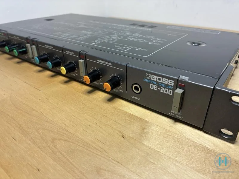BOSS DE-200 Delay – Digi dub / 12 bit vintage zvuk