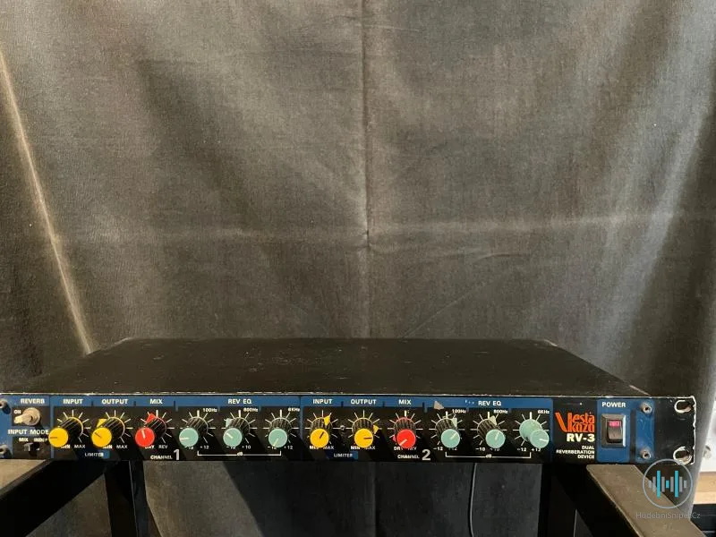 Reverb Vesta Kaza RV-3