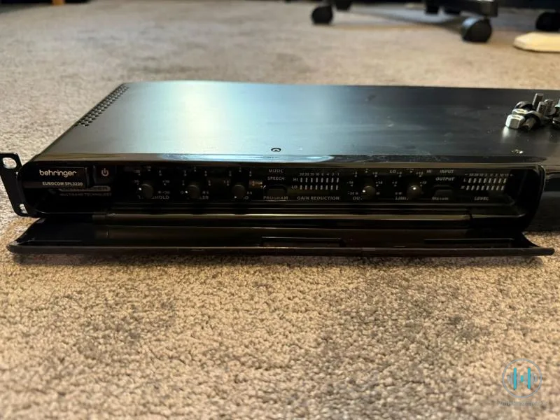 Signálový procesor Behringer SPL3220