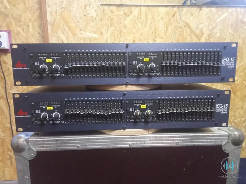 dbx iEQ-15 – dvoukanálový 15pásmový ekvalizér / limiter