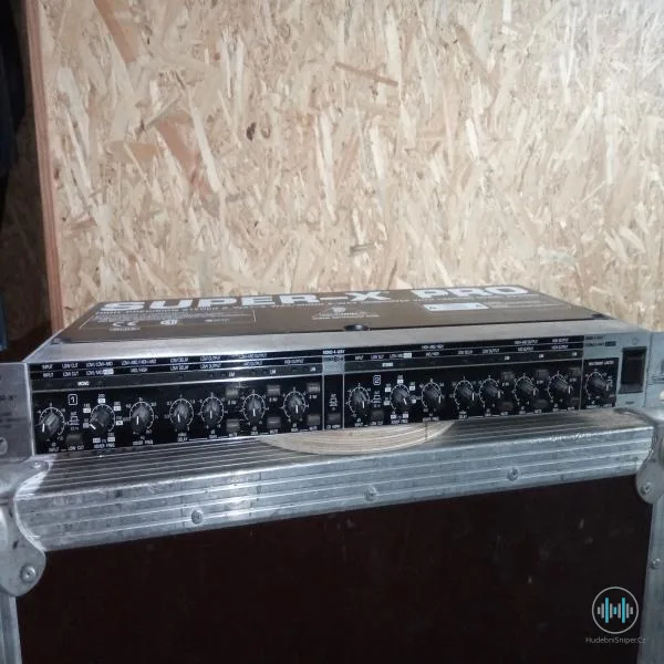 Behringer cx3400