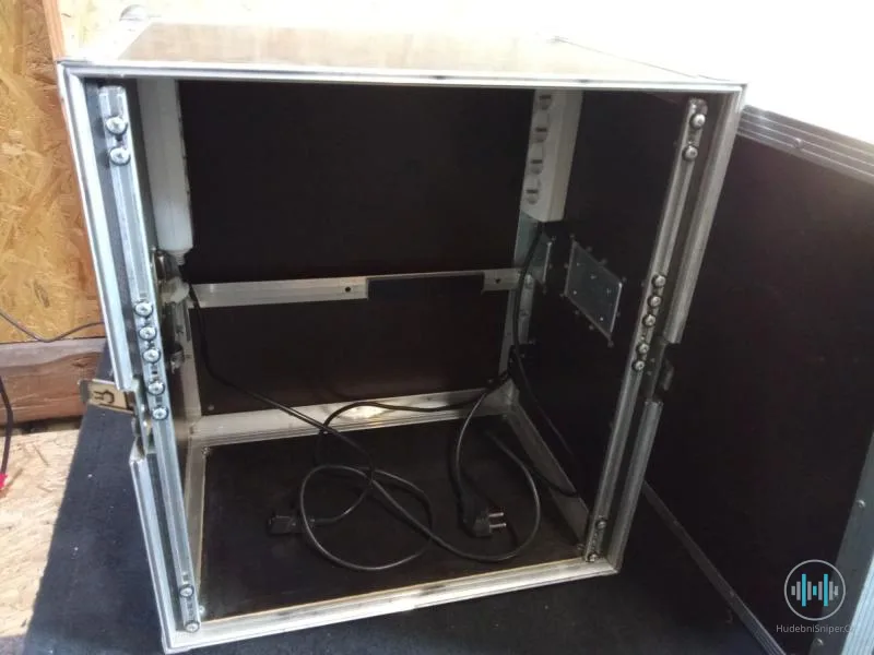 Rack case 12U