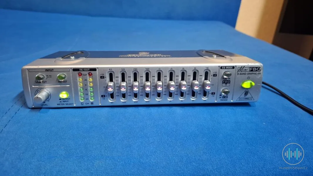 Predám ekvalizér BEHRINGER MINI FBQ 800