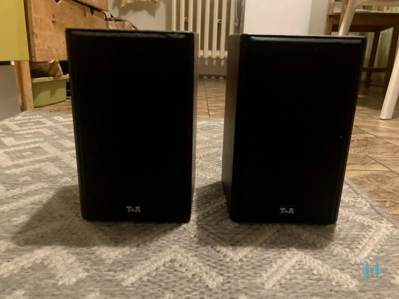 P: malé hi fi bedynky T+A TAR200E