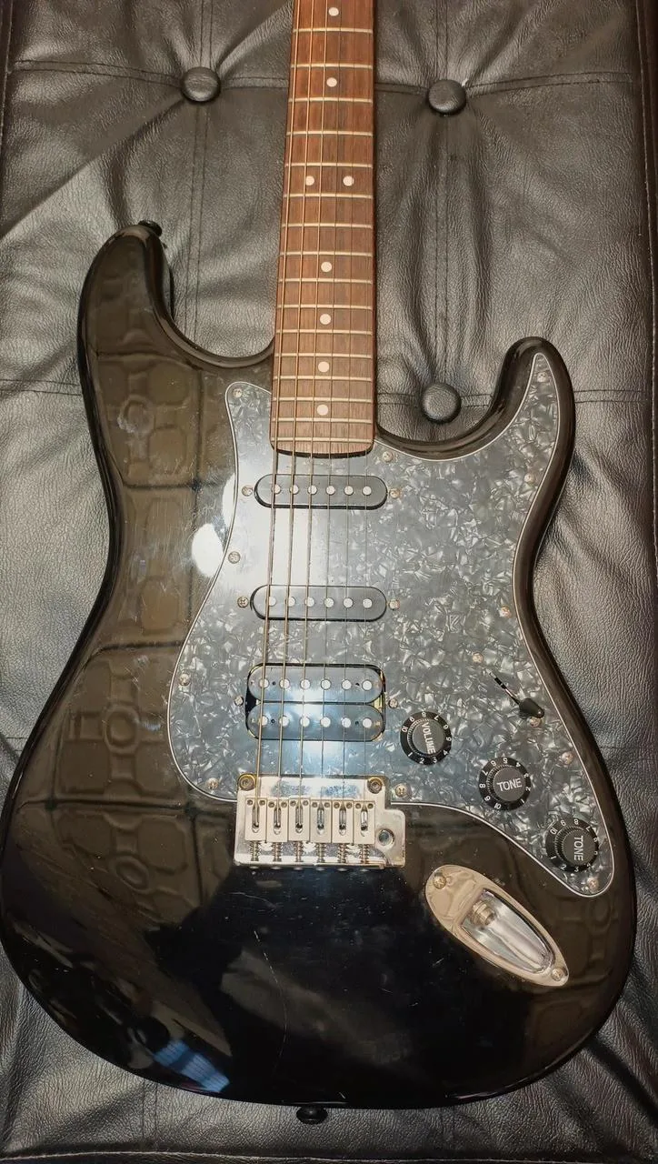 SQUIER DELUXE STRAT HOT RAILS r2010