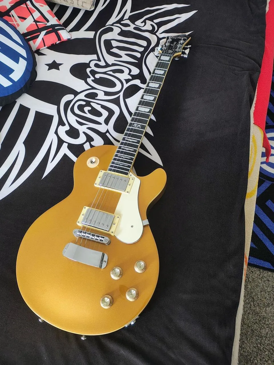 Hagstrom Swede Gold