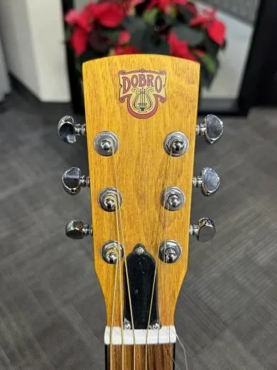 Dobro Hound Dog round neck
