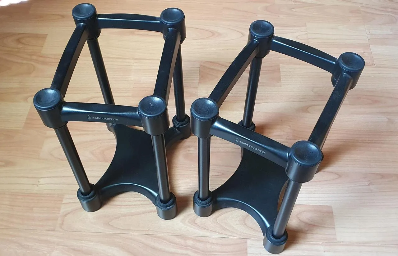 IsoAcoustics ISO-155 stojany pre štúdiové monitory