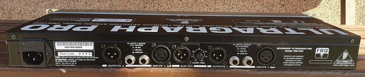 Stereo Ekvalizér Behringer Ultragraph Pro EQ FBQ1502HD