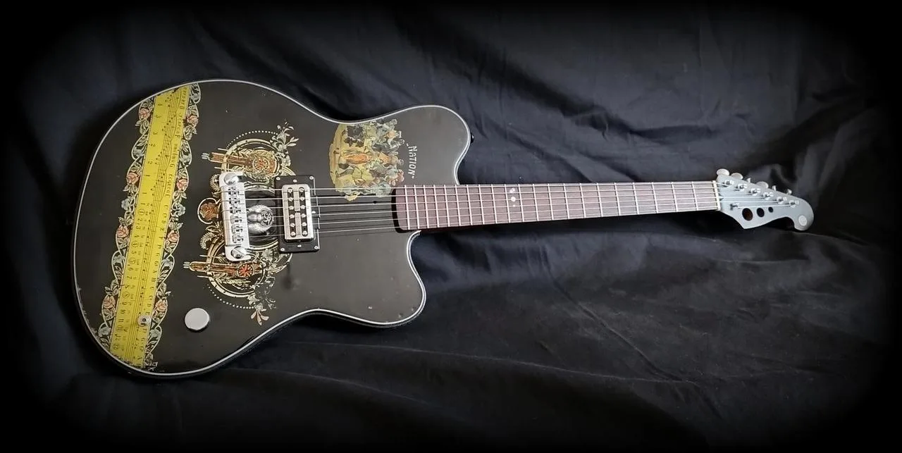 Horus Zither Top
