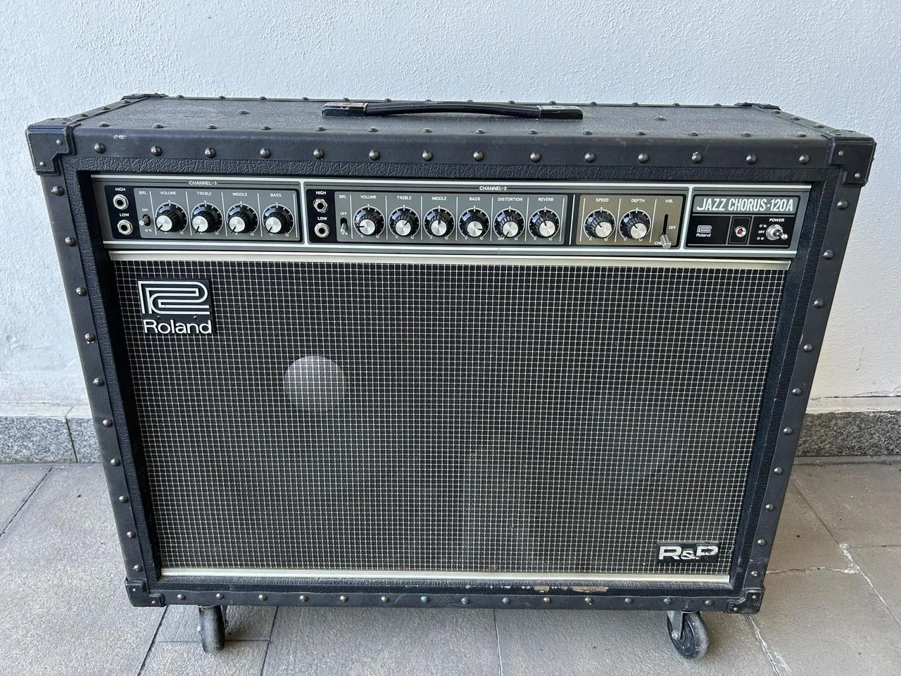 ROLAND Jazz Chorus JC-120