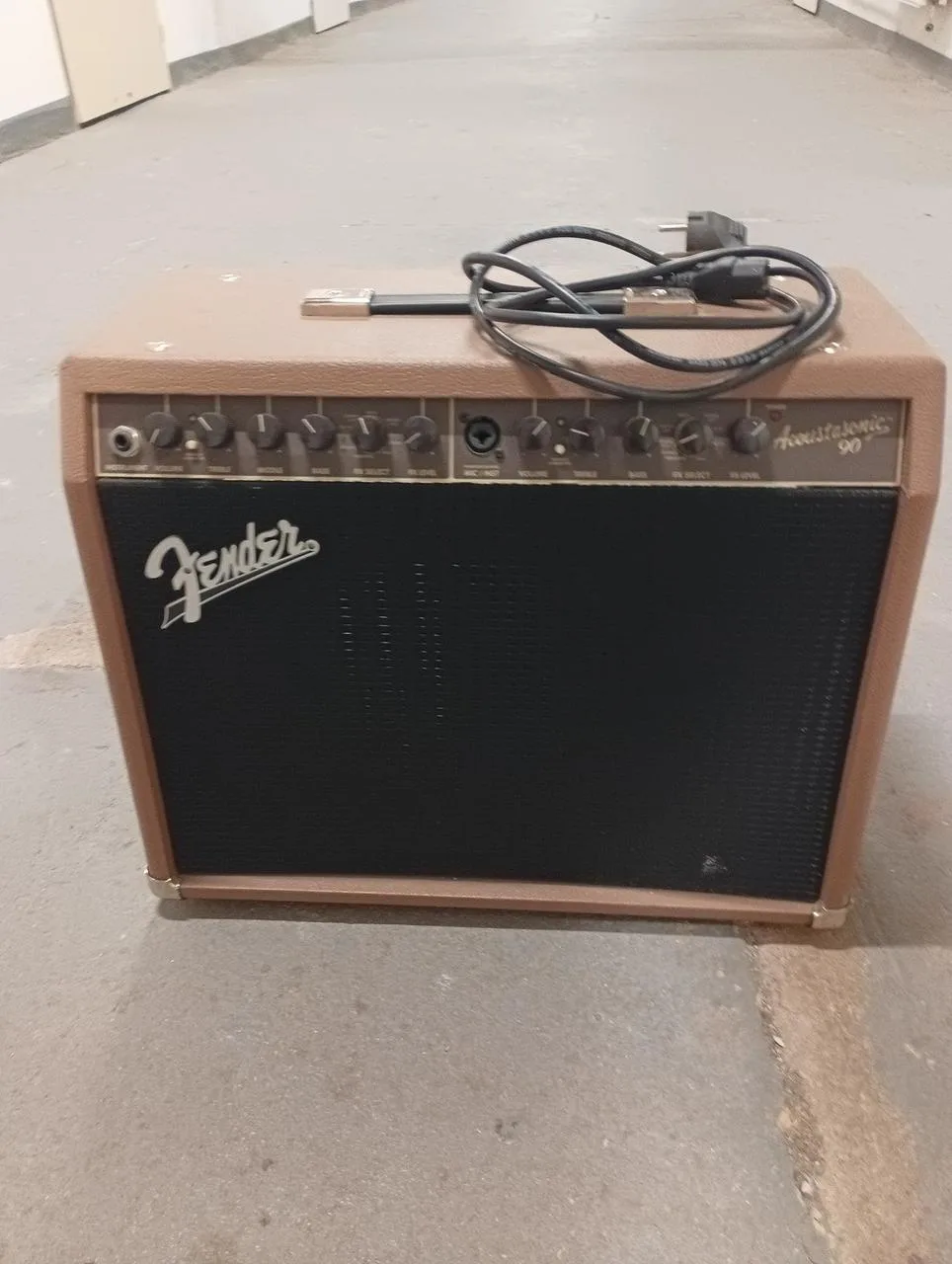 Fender Acoustasonic 90