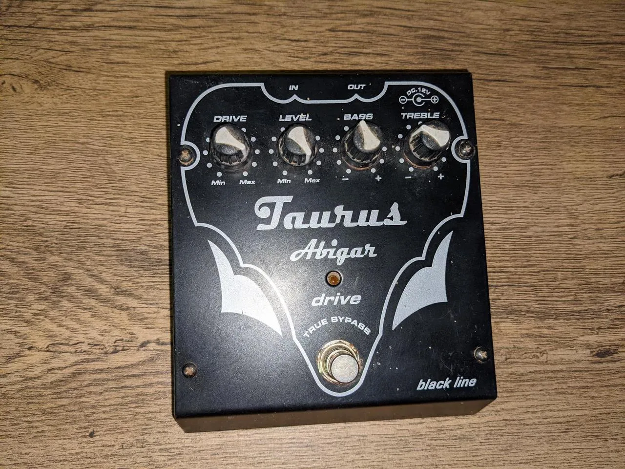TAURUS ABIGAR DRIVE - BLACK LINE