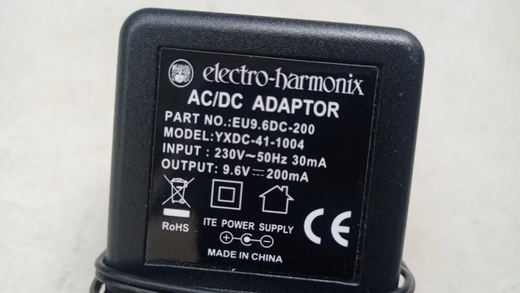 AC/DC  9V ADAPTÉR ELECTRO-HARMONIX PRO KYTAROVÉ EFEKTY