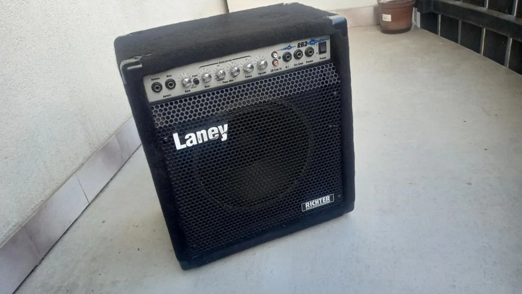 BASKYTAROVÉ KOMBO LANEY RB2