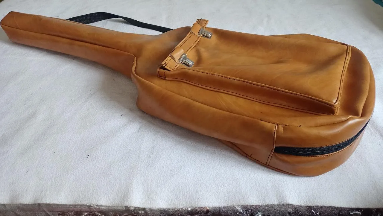 VINTAGE KOŽENKOVÉ POUZDRO na 3/4 KYTARU