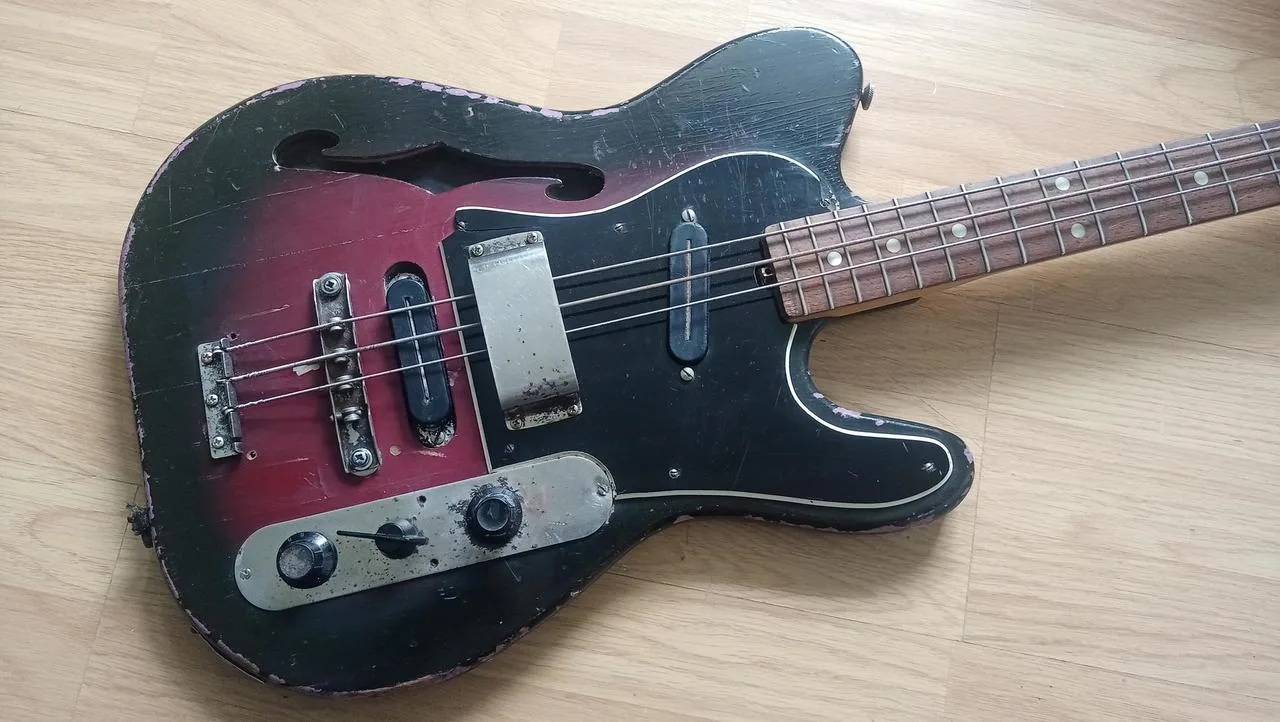 JOLANA IRIS BASS BASKYTARA