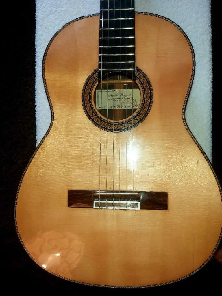 Koncertní mistrovská gitara AMALIO BURGUET 1A.