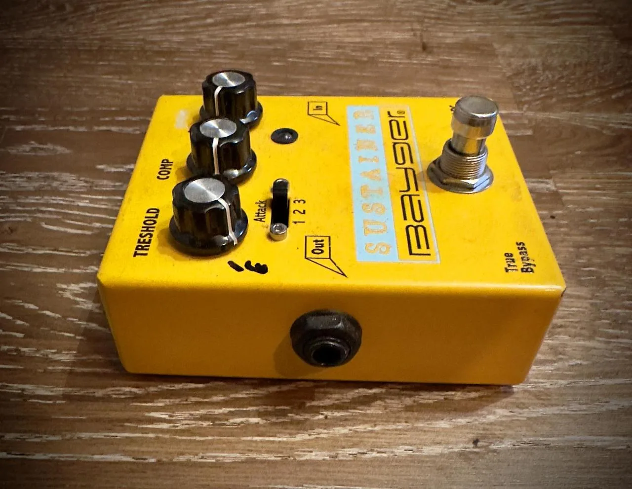 Bayger Sustainer – Kytarový kompresor/sustainer