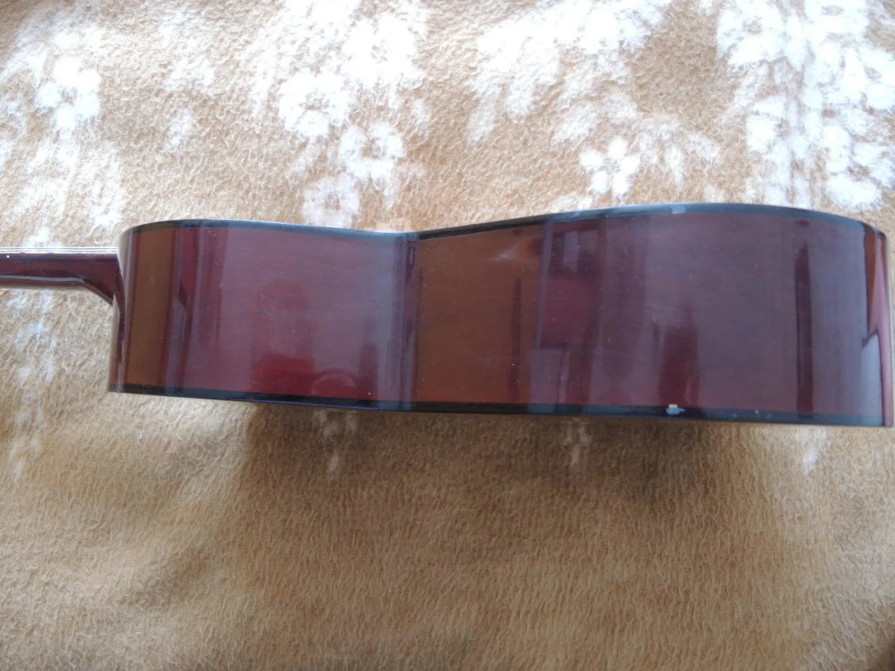 Starší kytara Kingston C-70