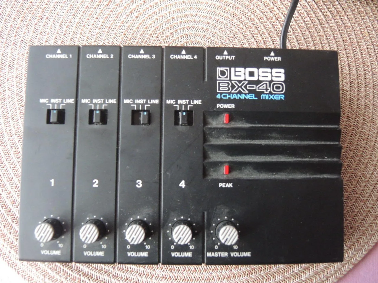 Mixer BOSS BX - 40