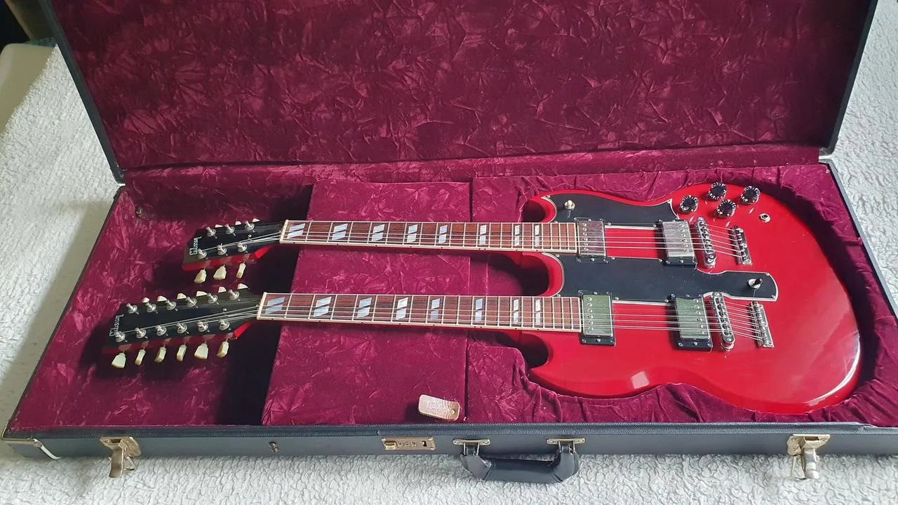 Legendární dvoukrká kytara Gibson EDS-1275